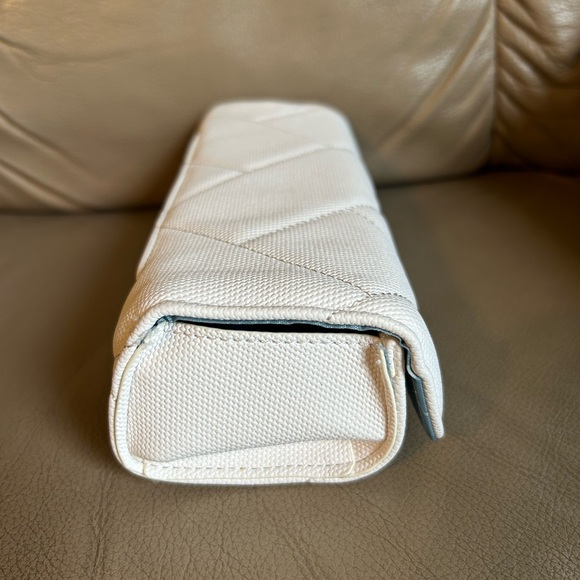 Lug Choo Choo XL Pill Organizer Matte Luxe White EUC - Picture 8 of 13